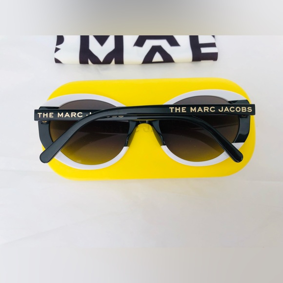 Marc Jacobs sunglasses 💛🤍🖤🕶️🕶️ - Picture 3 of 14